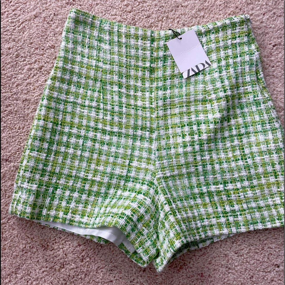 NWT size medium Zara shorts.